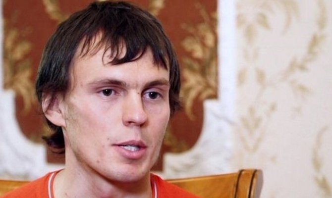 Атлет покинул родину.