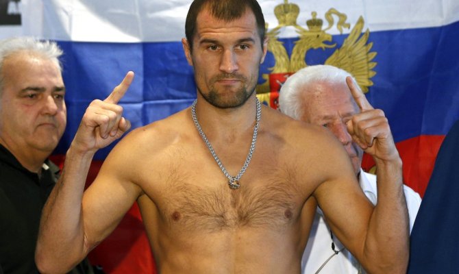 Бой чемпиона мира в полутяжёлом весе по версиям WBA/WBO/IBF Сергея Ковалёва (29−0−1 26 KO) и бывшего чемпиона во второй средней категории <span class=error>Андре</span> <span class=error>Уорда</span> (28−0 15 KO) планируется на 19 ноября текущего года сообщает обозреватель <span class=error>ESPN</span> <span class=error>Дэн</span> Рафаэль.