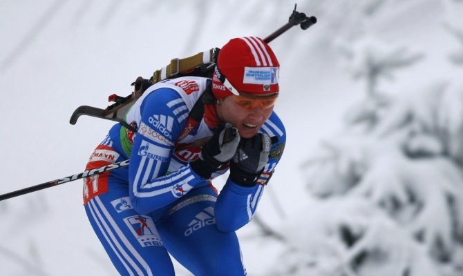 Олимпийская чемпионка по биатлону россиянка Светлана Слепцова заявила что с Ольгой Медведцевой пострадавшей в ДТП всё нормально она в сознании и уже шутит.
