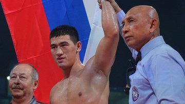Российский боксер Дмитрий <span class=error>Бивол</span> одержал победу над Феликсом Валерой из Доминиканской Республики и завоевал пояс временного чемпиона WBA в полутяжелом весе.