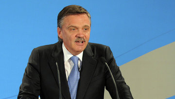 Президент Международной федерации хоккея (<span class=error>IIHF</span>) <span class=error>Рене</span> <span class=error>Фазель</span> заявил что не оставляет надежд привлечь клубы <span class=error>КХЛ</span> к участию в Лиге чемпионов.