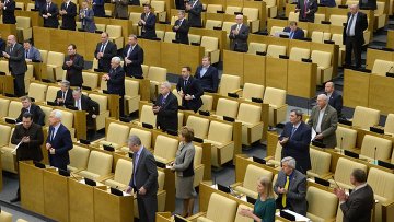 Законопроект о правовом регулировании профессионального спорта предлагающий дополнить понятийный аппарат федерального закона О физической культуре и спорте в Российской Федерации понятием в частности спортивный агент внесен в <span class=error>Госдуму</span> сообщается на официальном сайте правительства России.