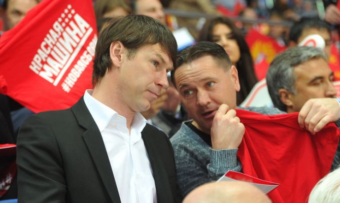 На четвертьфинальном матче чемпионата мира между Россией и Германией присутствует главный тренер Спартака Дмитрий <span class=error>Аленичев</span> и его помощник Егор <span class=error>Титов</span>.