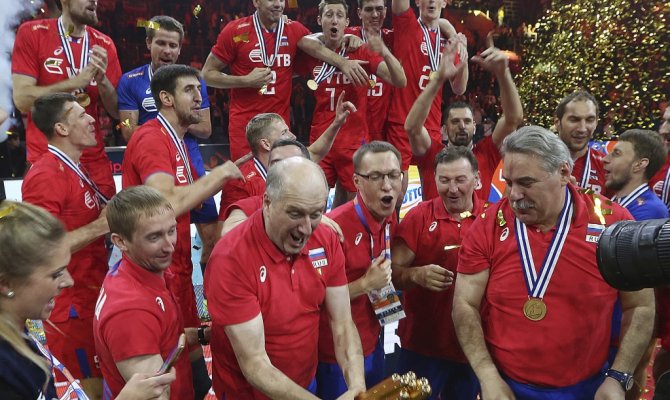 Главный тренер мужской сборной России по волейболу недавно ставшей чемпионом Европы Сергей Шляпников рассказал о принципах формирования команды к Олимпиаде-2020.