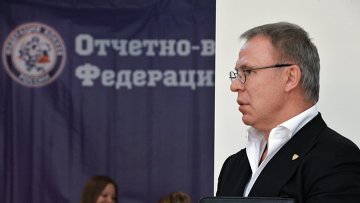 Чемпионат мира по хоккею по-настоящему начнется с четвертьфинала и сборная России должна надеяться на приезд большего числа игроков из НХЛ заявил агентству Р-Спорт двукратный олимпийский чемпион семикратный чемпион мира член совета директоров КХЛ Вячеслав Фетисов.