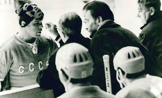 Виктор Коноваленко — один из лучших вратарей в истории мирового хоккея. Юный Третьяк называл его батяней и брал уроки мужества.