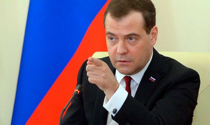 <em>ГОРКИ 31 июля. /ТАСС/. </em><nobr>Премьер-министр </nobr>РФ Дмитрий <span class=error>Медведев</span> отметил выступление российских пловцов на завершившемся в воскресенье чемпионате мира по водным видам спорта. Может быть это лучший результат за последние два десятилетия — заявил он на совещании с <nobr>вице-премьерами</nobr> комментируя итоги прошедшего чемпионата.