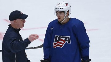 Сборная США по хоккею намерена уже в групповом турнире на чемпионате мира показать мощную командную игру и пока совершенно не задумывается о <nobr>плей-офф</nobr> заявил Р-Спорт главный тренер сборной Джон <span class=error>Хайнс</span>.