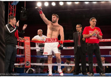 Мурат Гассиев выиграл бой за вторую строчку рейтинга IBF в первом тяжелом весе.