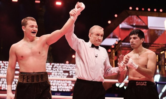 Чудинов в первом бою после неудачи в поединке за пояс WBA (Super) победил Барбадильо - Фото