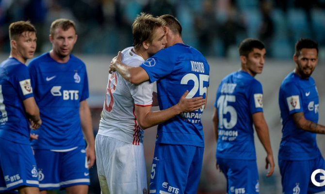 Химки. Россия - Динамо - 3:0. Игрок сборной России и мосоковского Динамо Кирилл ПАНЧЕНКО и динамовец Алексей КОЗЛОВ.