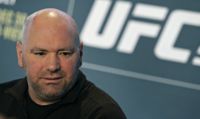 Глава Абсолютного боксерского чемпионата (UFC) <span class=error>Дэна</span> Уайт рассказал о гонорарах которые получат <span class=error>Конор</span> Макгрегор и <span class=error>Флойд</span> Мэйуэзер за поединок по правилам бокса который должен пройти между этими бойцами. По словам <span class=error>Уайта</span> ирландец получит около 75 миллионов долларов американец — около 100 миллионов.