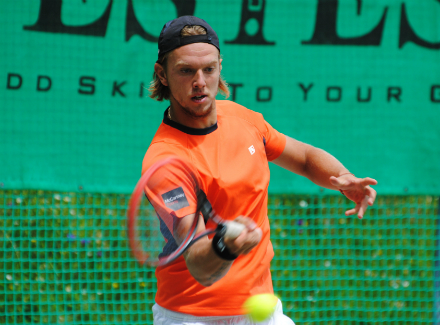 На прошедшей неделе в Туре ITF было проведено восемь женских и тринадцать мужских соревнований. Среди российских участников этих турниров мужчины добились более серьёзных успехов нежели женщины.