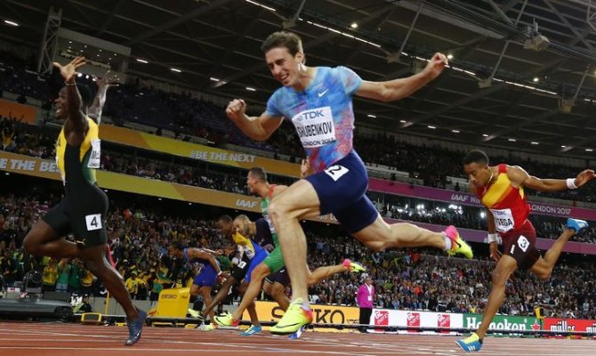 Теперь у 26-летнего спортсмена полный комплект медалей с чемпионатов мира.