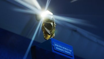 Банк России планирует выпустить до 60715 миллиона памятных и инвестиционных монет посвященных проведению в России чемпионата мира по футболу 2018 года и Кубка конфедераций 2017 года следует из материалов регулятора.
