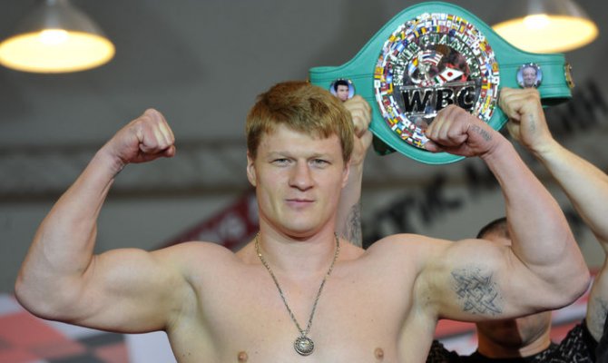 Бой за титул чемпиона в <span class=error>супертяжелом</span> весе по версии WBC перенесен на неопределенный срок.