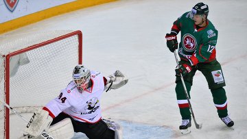 Казанский хоккейный клуб Ак Барс продлил контракты с нападающими Михаилом <span class=error>Глуховым</span> и Дмитрием <span class=error>Архиповым</span> сообщается на сайте клуба <span class=error>КХЛ</span>.