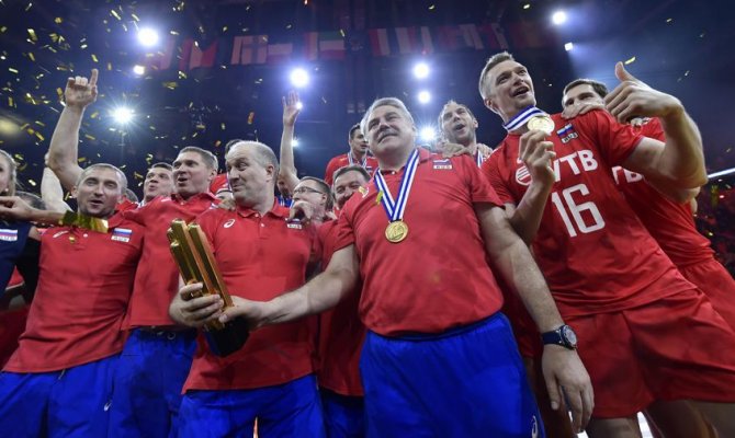 Главный тренер сборной России по волейболу Сергей Шляпников рассказал Газете.Ru как его подопечные готовились к триумфальному чемпионату Европы какие были главные козыри у российской команды а также поделился планами на ближайшее будущее.