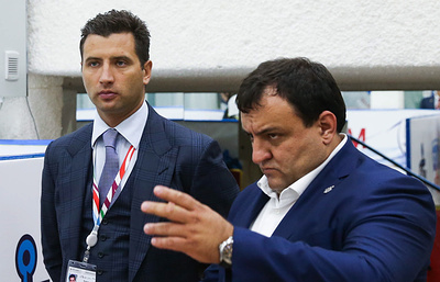 По версии следствия Илья Спокойнов организовал хищение средств из бюджета Приморского края на сумму 625 млн рублей предназначенных для закупки универсальных спортивных площадок для детей.