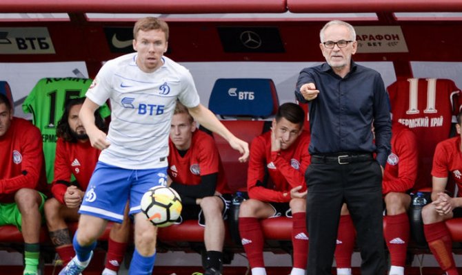 После матча тренер Динамо всем ставил пятерки а тренер <span class=error>Амкара</span> учил понимать футбол.