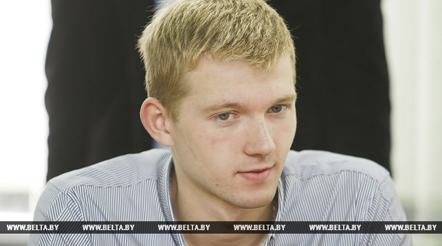Пятикратный паралимпийский чемпион в плавании 2012 года на континентальном форуме в Португалии выиграл финальные заплывы 50 и 100 м вольным стилем 100 м на спине 100 м баттерфляем 200 м комплексным плаванием и 400 м вольным стилем.