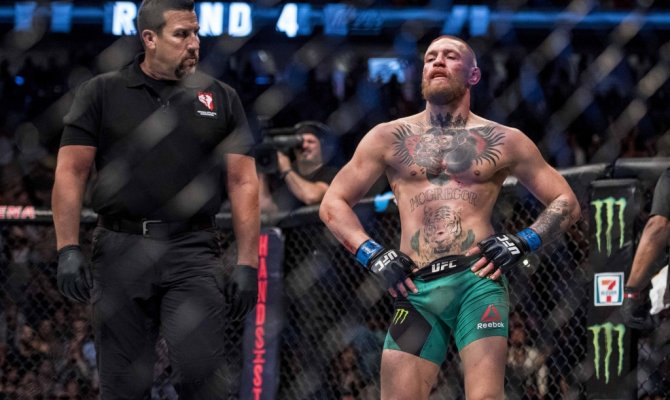 Ирландский боец UFC <span class=error>Конор</span> Макгрегор объяснил почему не хочет приглашать в свой тренировочный лагерь боксера Василия <span class=error>Ломаченко</span>.