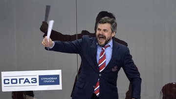 Главный тренер московского ЦСКА Дмитрий <span class=error>Квартальнов</span> получил приз лучшему тренеру Континентальной хоккейной лиги (<span class=error>КХЛ</span>) по итогам сезона-2015/16.