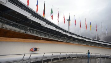 Роман <span class=error>Репилов</span> завоевал золото на чемпионате мира по санному спорту среди юниоров в немецком Винтерберге эта награда стала единственной для российских спортсменов на соревнованиях.