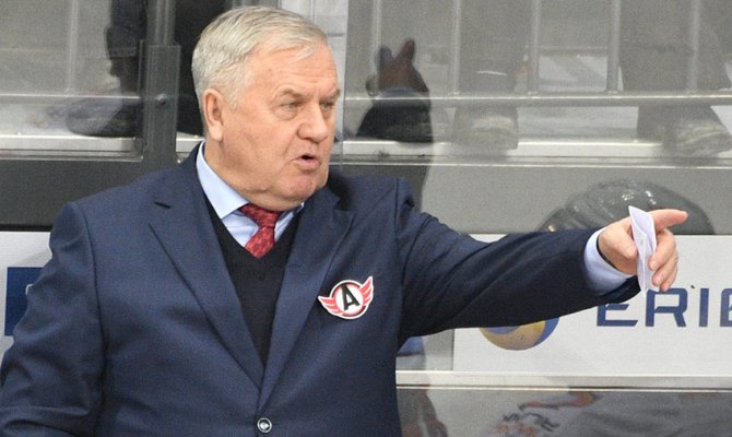 Главный тренер екатеринбургской команды — о задачах на регулярный чемпионат <span class=error>КХЛ</span> краже экипировки в Нижнем Новгороде и итогах предсезонного турнира.