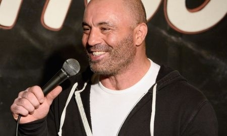 Комментатор UFC Джо <span class=error>Роган</span> поделился своим мнением о том при каких условиях бой <span class=error>Флойд</span> Мейвезер — <span class=error>Конор</span> МакГрегор не повредит ирландцу и принесет UFC солидные барыши.