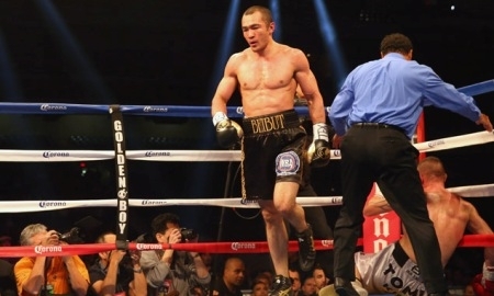 Журналист Round By Round Boxing и Bleacher Report Роберт <span class=error>Аарон</span> рассчитывал видеть бывшего регулярного чемпиона WBA в первом тяжелом весе <span class=error>казахстанца</span> <span class=error>Бейбута</span> <span class=error>Шуменова</span> (17−2 11 КО) на Всемирной боксерской <span class=error>суперсерии</span> (World Boxing Super Series) сообщает Sports.kz.
