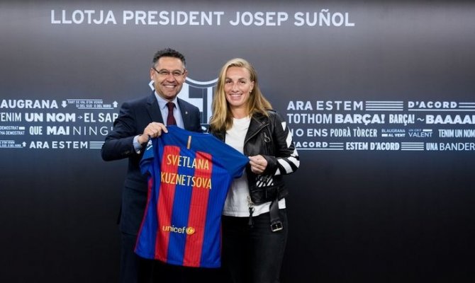 Россиянка Светлана <span class=error>Кузнецова</span> стала гостьей ежегодного вечера президента Барселоны.