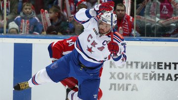 Капитан <span class=error>СКА</span> Илья Ковальчук по игре не заслужил вывода из состава команды вероятно <nobr>что-то </nobr>произошло между хоккеистом и главным тренером Сергеем Зубовым заявил агентству Р-Спорт двукратный олимпийский чемпион Александр Кожевников.