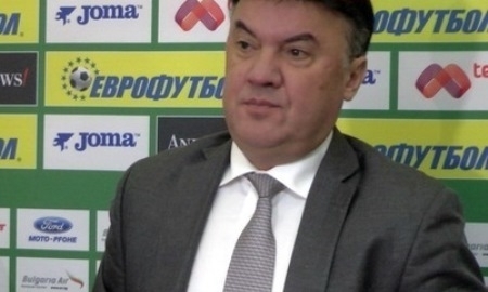 Болгарский Труд рассказал что члены Исполкома Болгарского футбольного Союза планируют вынести на голосование правило об обязательном участии в официальных матчах команд сильнейшего дивизиона чемпионата этой страны одного футболиста возрастом до 21 года сообщает Sports.kz.