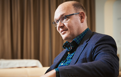 После игры главный тренер железнодорожников Юрий Семин высказал претензии в адрес главного арбитра встречи Владислава Безбородова отметив что судья испортил матч.