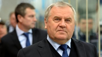 Владимир Крикунов заявил агентству Р-Спорт что покидает пост <nobr>вице-президента</nobr> нижнекамского <span class=error>Нефтехимика</span> потому что свое будущее в хоккее хочет связать с возвращением к тренерской деятельности.