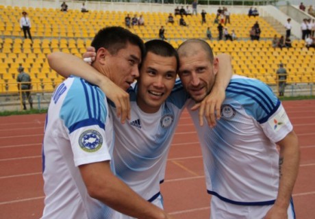 Встреча завершилась вничью 2:2.