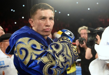 Ранее казахстанец стал полноценным чемпионом WBC после отказа Альвареса от этого титула.