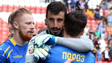 Вратарь Ростова Сослан <span class=error>Джанаев</span> заявил агентству Р-Спорт что завершившийся футбольный сезон оставил у него небольшой негативный осадок поскольку команде не удалось в последнем туре стать чемпионом страны.