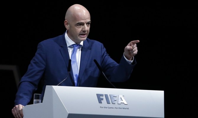Генеральный секретарь УЕФА Джанни Инфантино избран новым президентом ФИФА - Фото